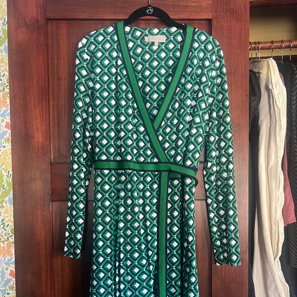 Hobbs of London Wrap for Spring-great condition - Picture 1 of 4